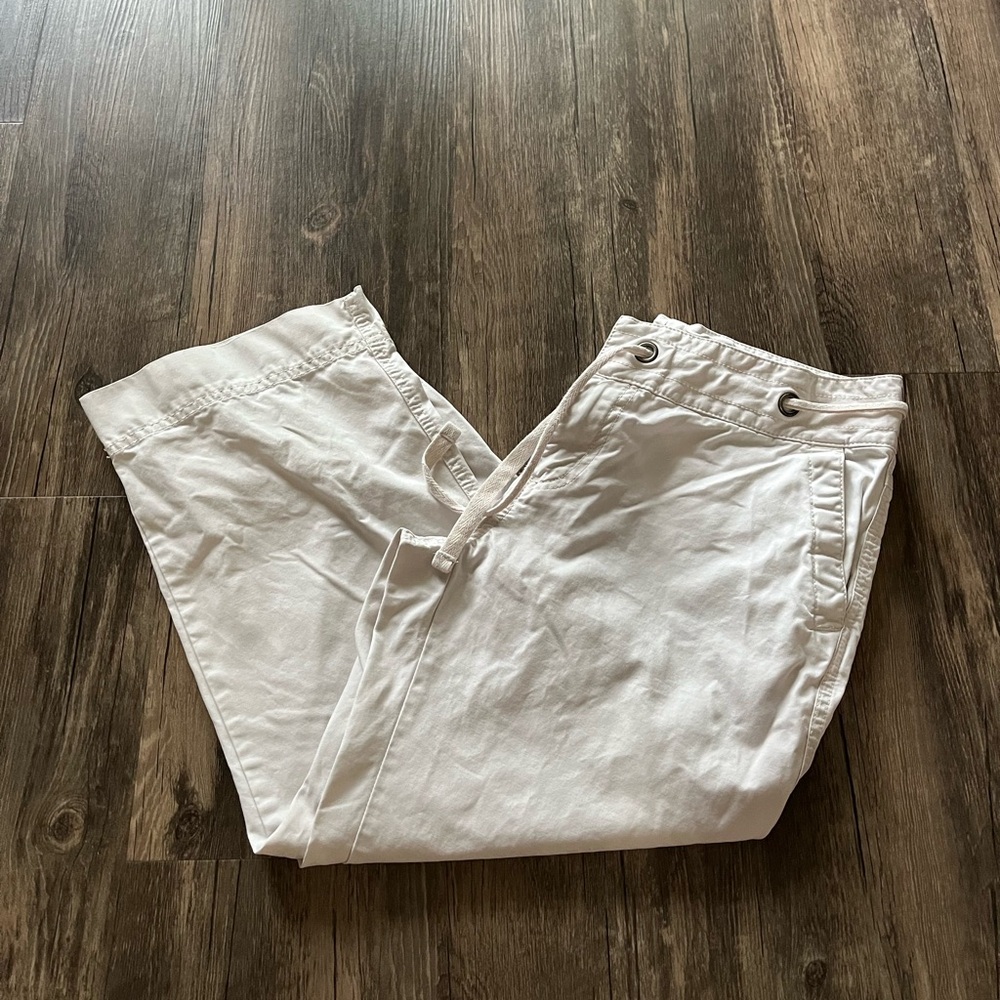 Old Navy White Cotton Capris